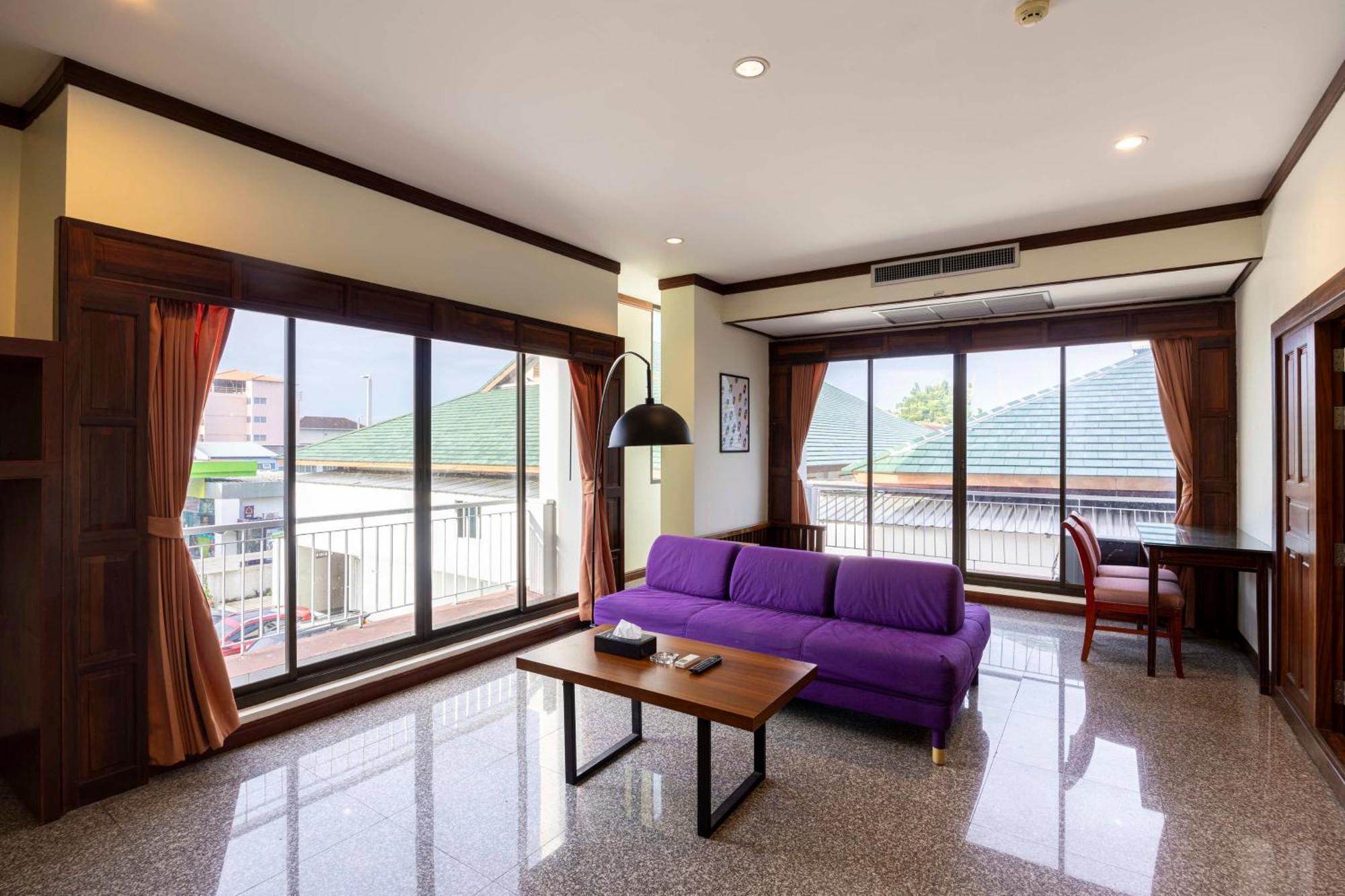 The President Hotel At Chokchai 4 Бангкок Экстерьер фото