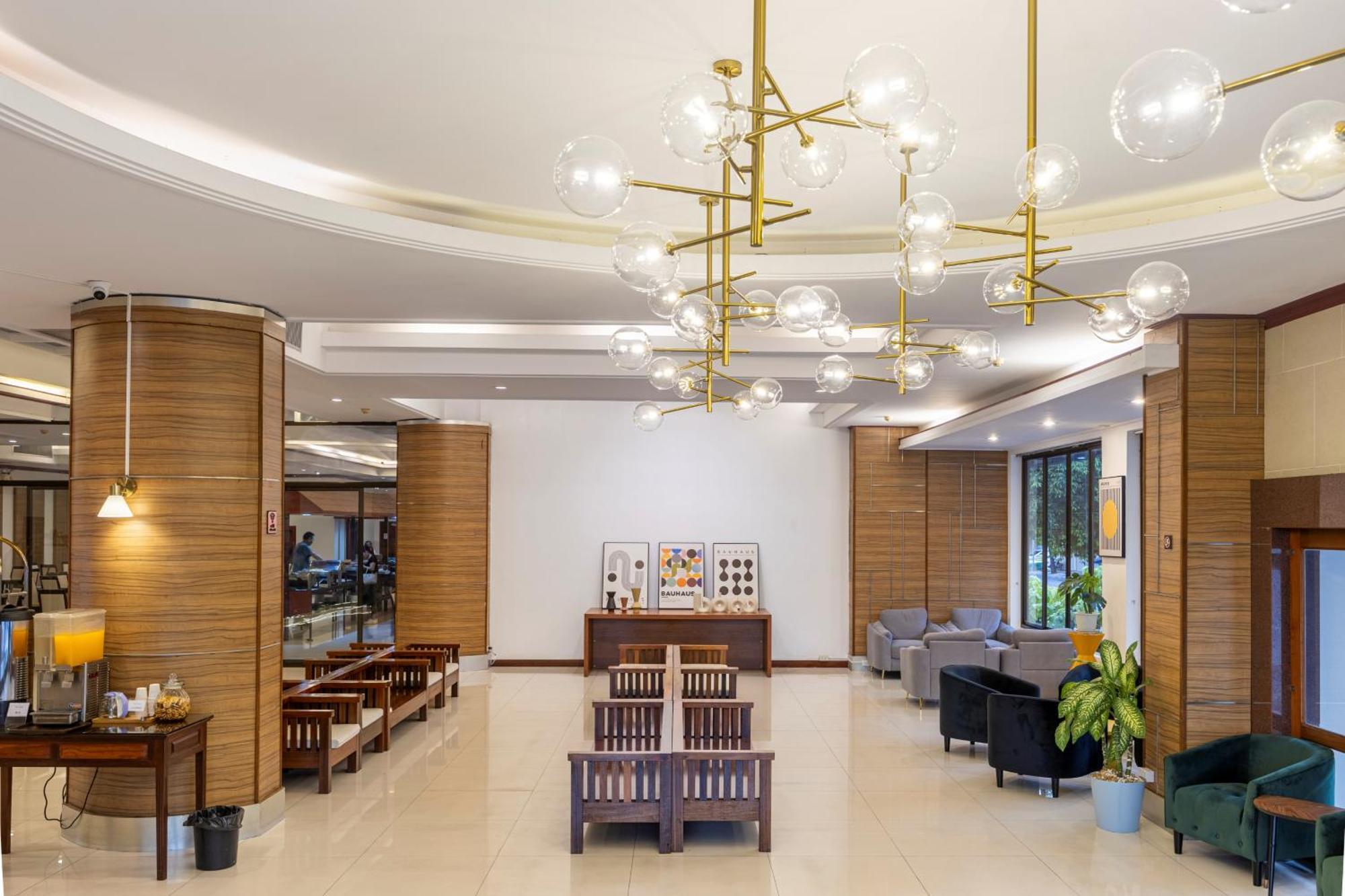 The President Hotel At Chokchai 4 Бангкок Экстерьер фото