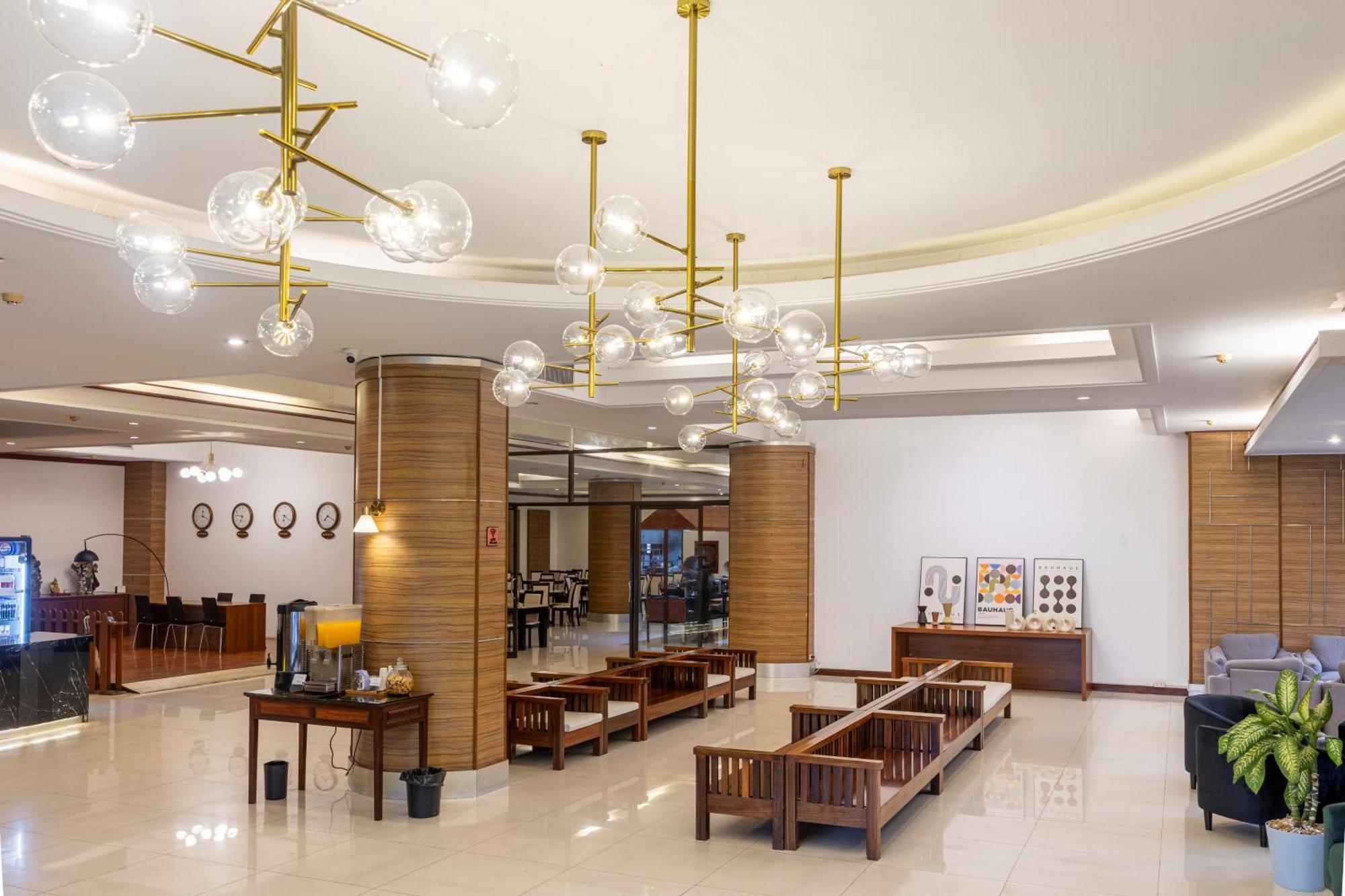 The President Hotel At Chokchai 4 Бангкок Экстерьер фото