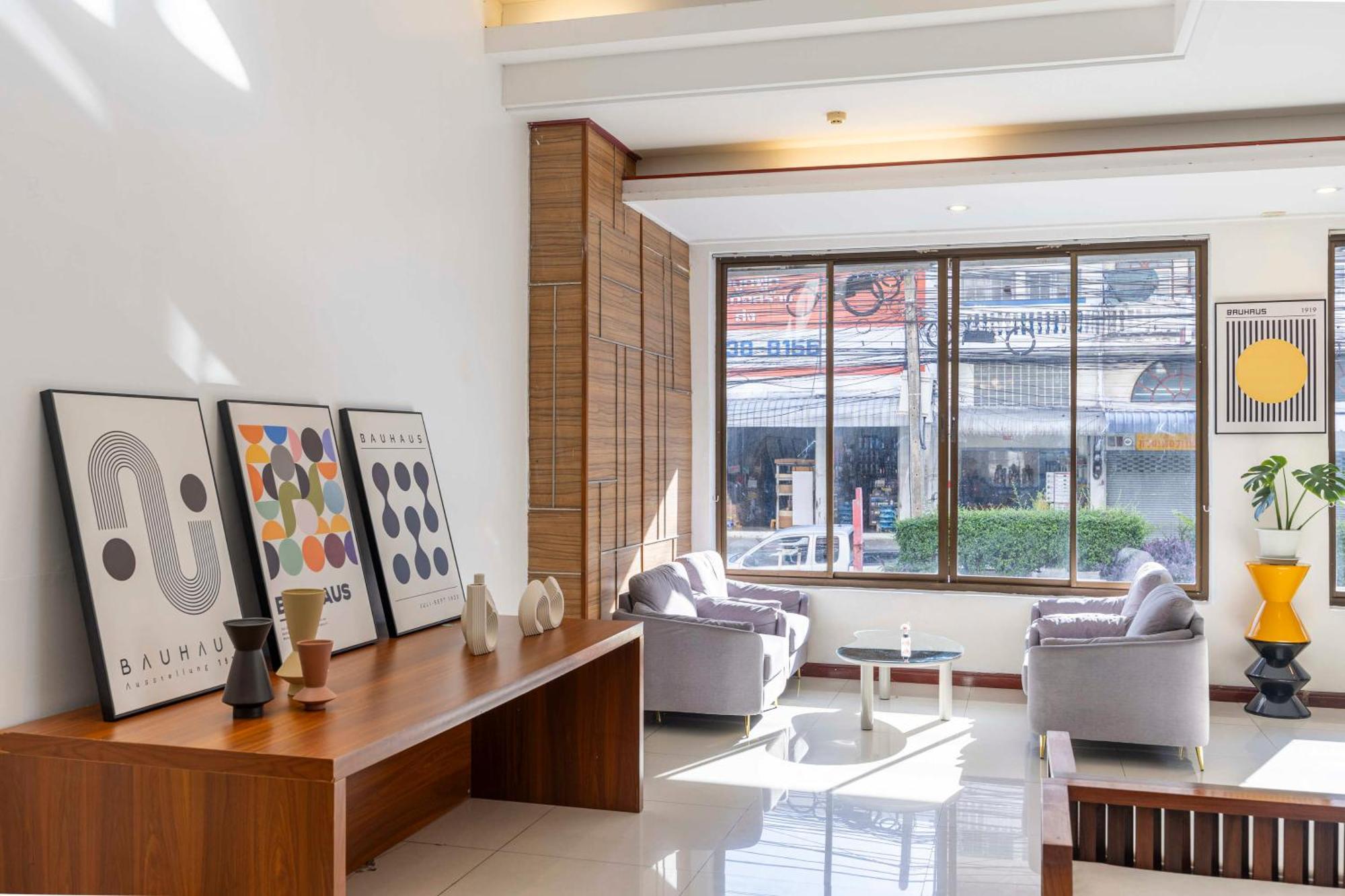 The President Hotel At Chokchai 4 Бангкок Экстерьер фото