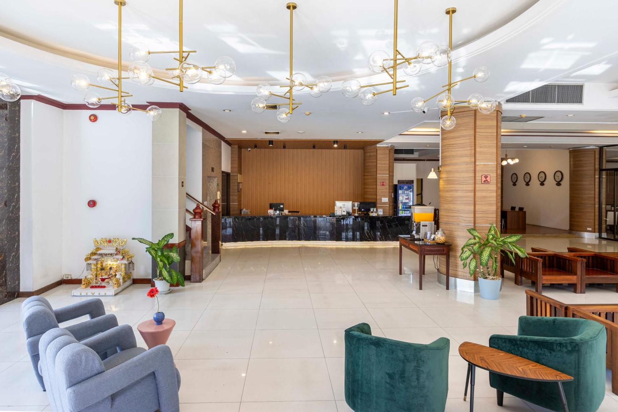 The President Hotel At Chokchai 4 Бангкок Экстерьер фото