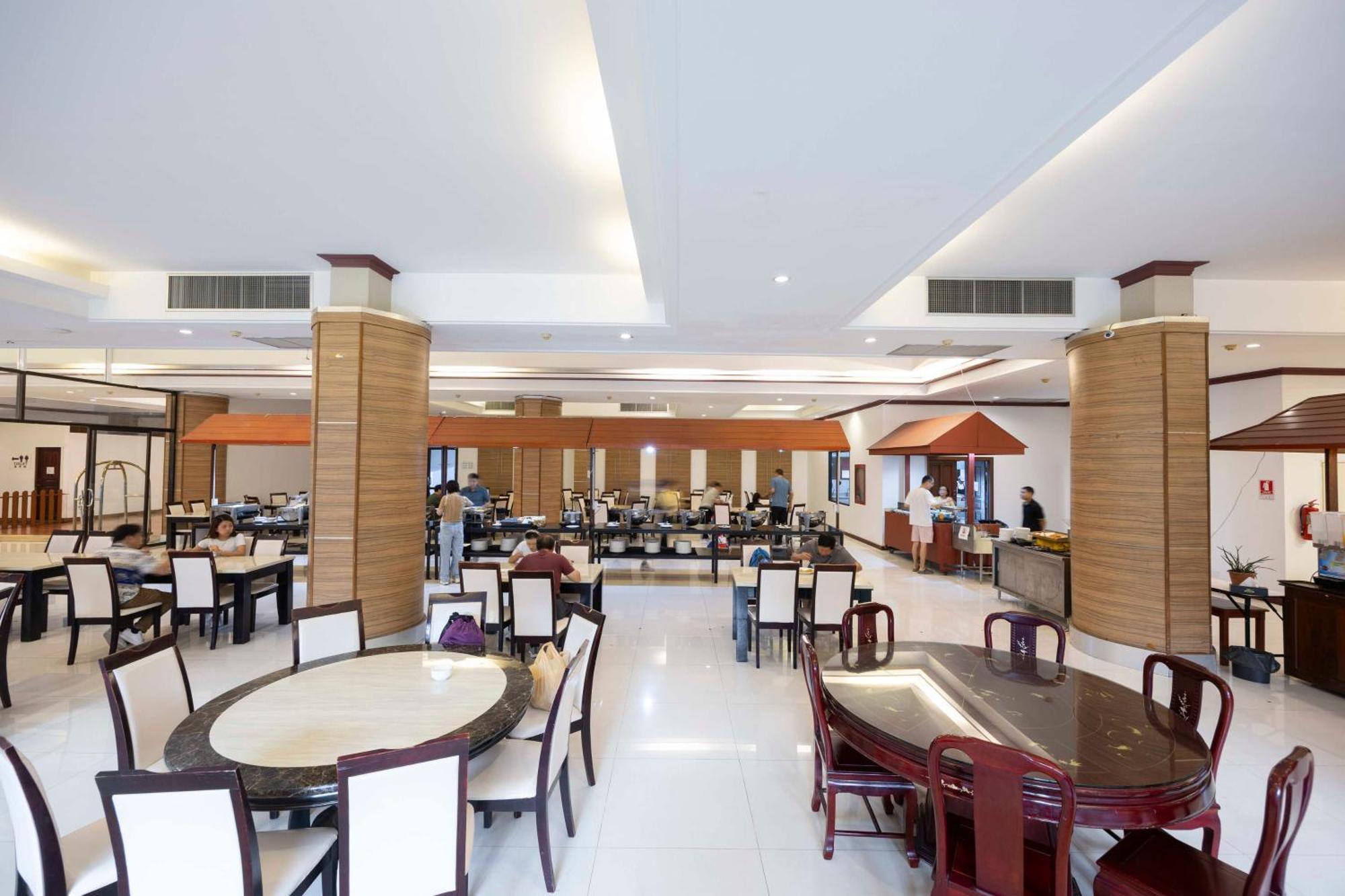 The President Hotel At Chokchai 4 Бангкок Экстерьер фото