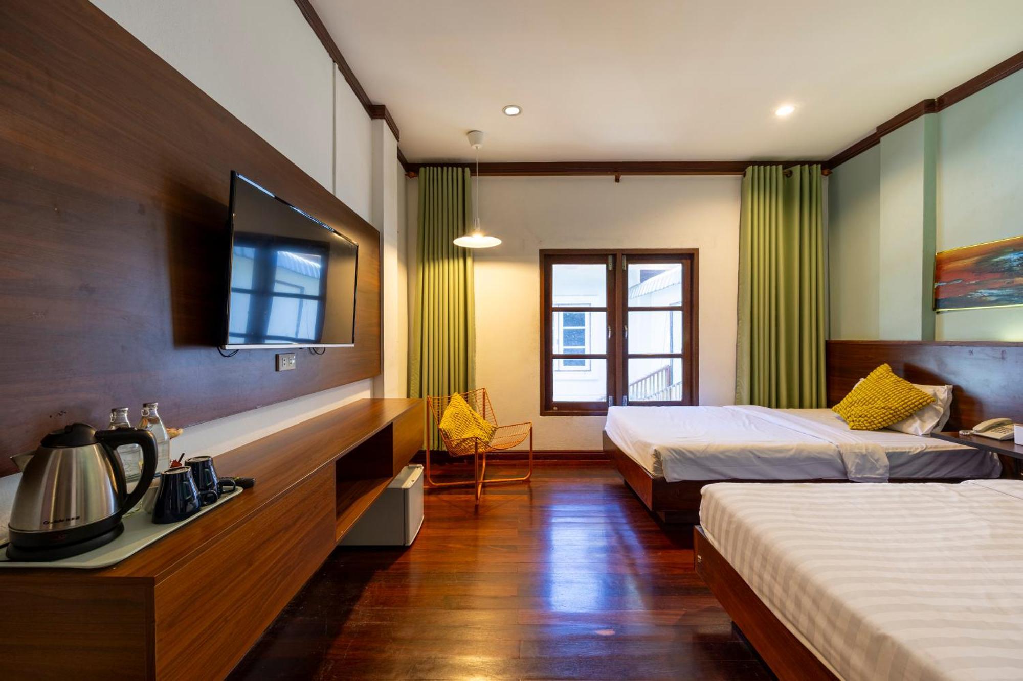 The President Hotel At Chokchai 4 Бангкок Экстерьер фото